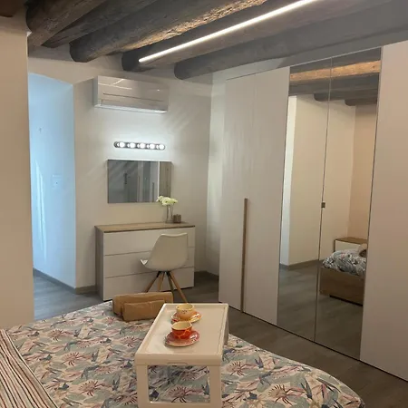 Feel - Old Town Magic