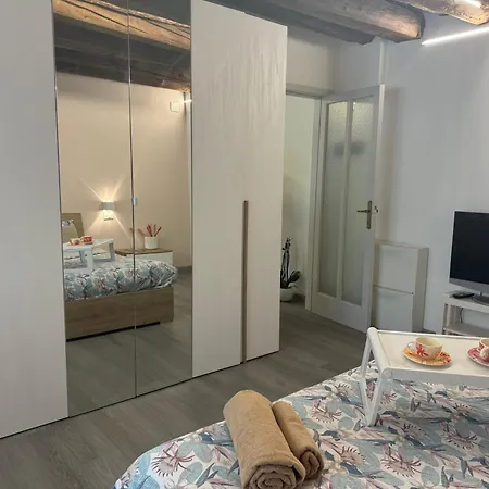 Feel - Old Town Magic *