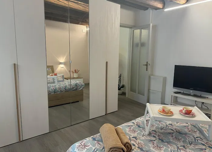 Feel - Old Town Magic *